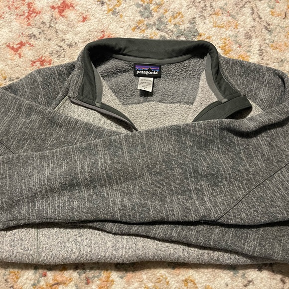 PATAGONIA Men’s Two-Toned Gray Pullover - Picture 2 of 4